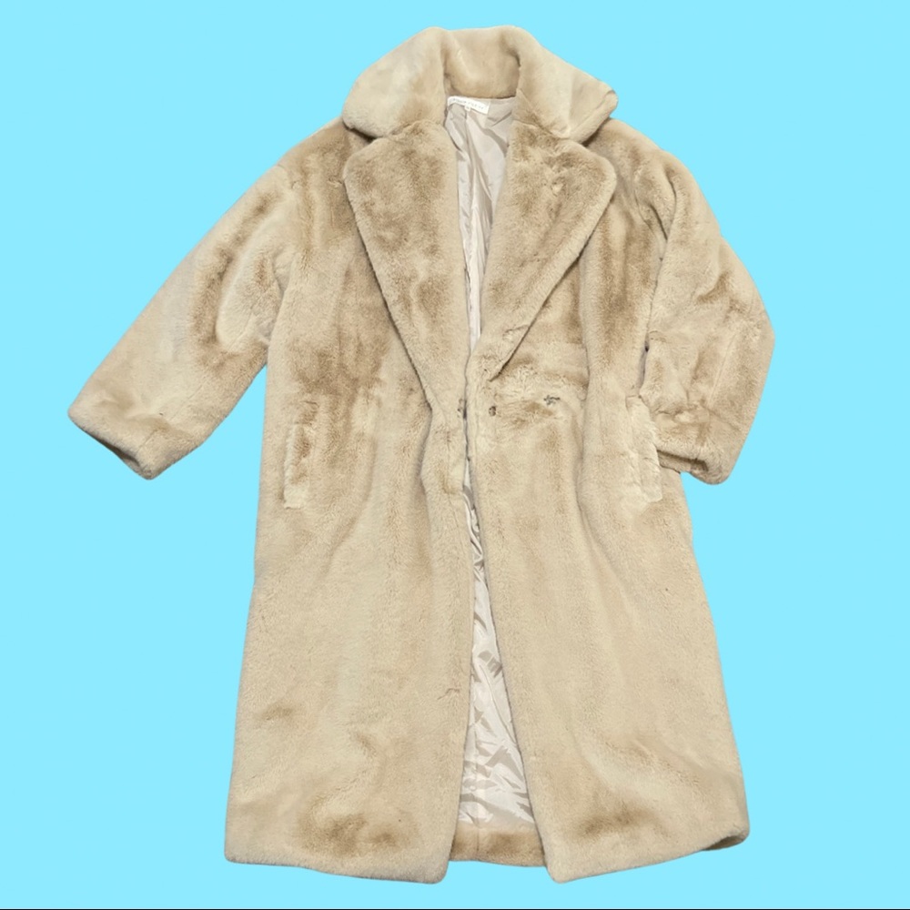 Beautiful One Size Oversized Faux Fur Tan Coat